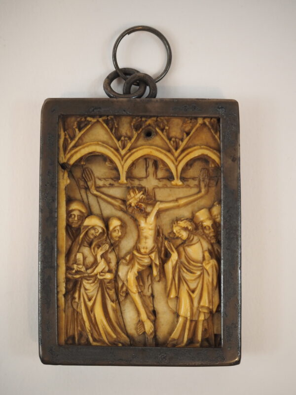 Ivory right wing diptych Crucifixion - Image 2