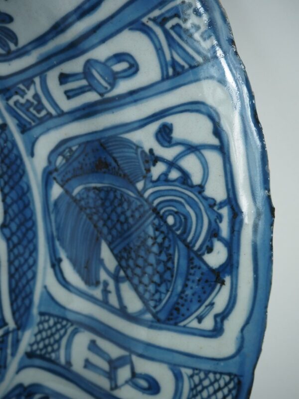 Chinese Kraak Porcelain Dish - Antique from Dullaert Antiques