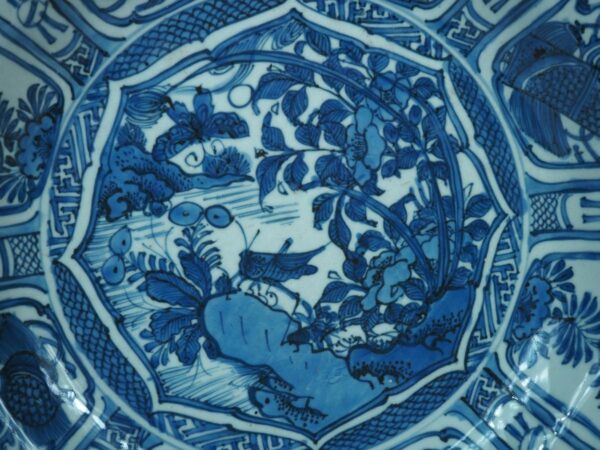 Chinese Kraak Porcelain Dish - Antique from Dullaert Antiques