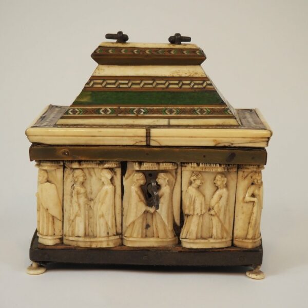 Embriachi wedding casket - Antique from Dullaert Antiques