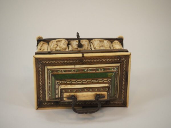 Embriachi wedding casket - Antique from Dullaert Antiques