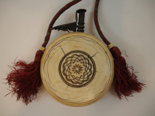 Ivory Powder Flask, 17th century - Antique from Dullaert Antiques