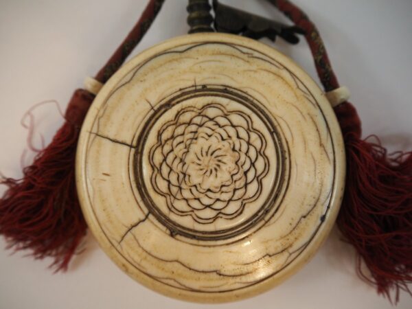 Ivory Powder Flask, 17th century - Antique from Dullaert Antiques
