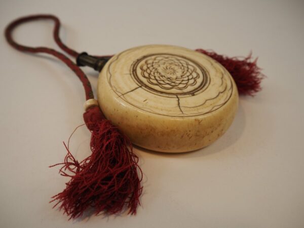 Ivory Powder Flask, 17th century - Antique from Dullaert Antiques
