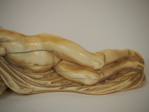 ivory sculpture sleeping lady - Antique from Dullaert Antiques