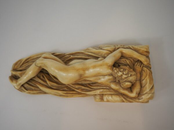 ivory sculpture sleeping lady - Antique from Dullaert Antiques