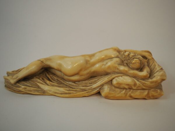 ivory sculpture sleeping lady - Antique from Dullaert Antiques