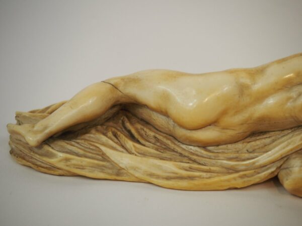 ivory sculpture sleeping lady - Antique from Dullaert Antiques