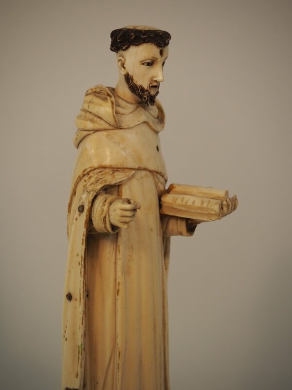 Mendicant Monk, Hispano-Filipino school - Antique from Dullaert Antiques