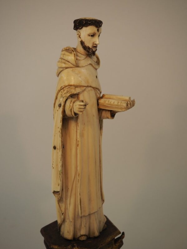 Mendicant Monk, Hispano-Filipino school - Antique from Dullaert Antiques