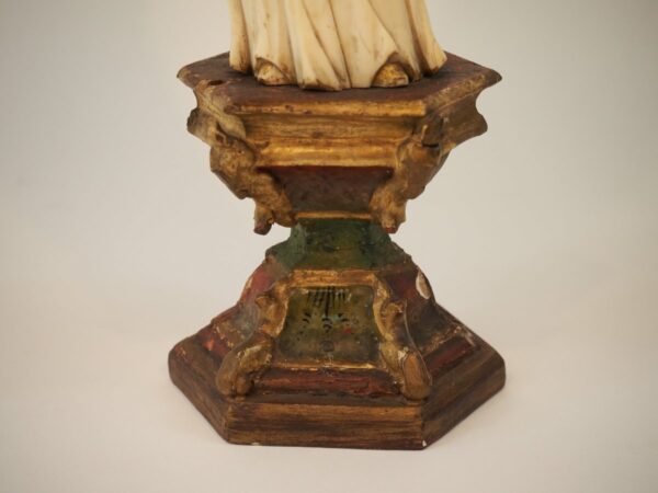 Mendicant Monk, Hispano-Filipino school - Antique from Dullaert Antiques