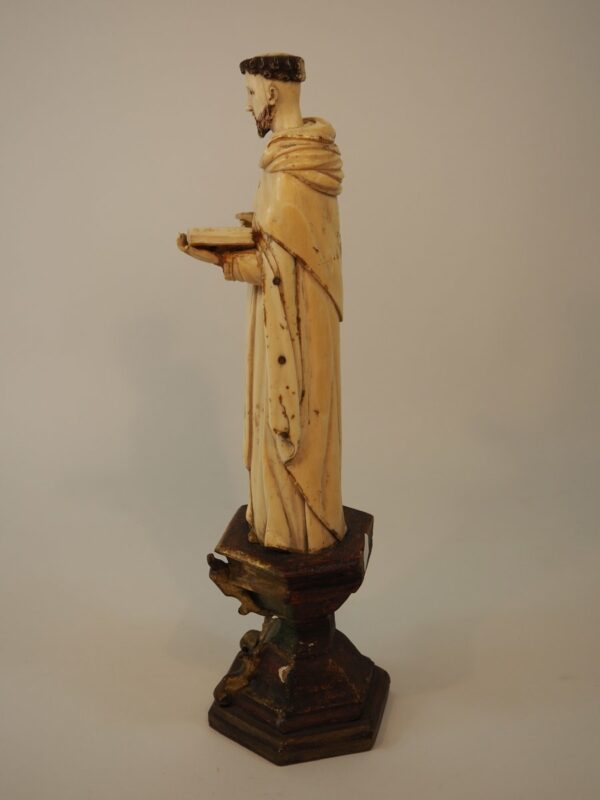 Mendicant Monk, Hispano-Filipino school - Antique from Dullaert Antiques