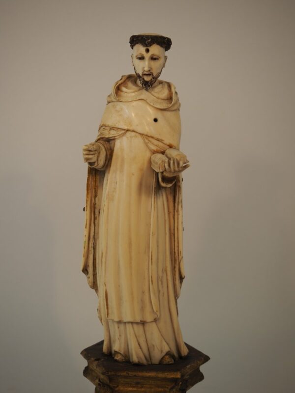 Mendicant Monk, Hispano-Filipino school - Antique from Dullaert Antiques