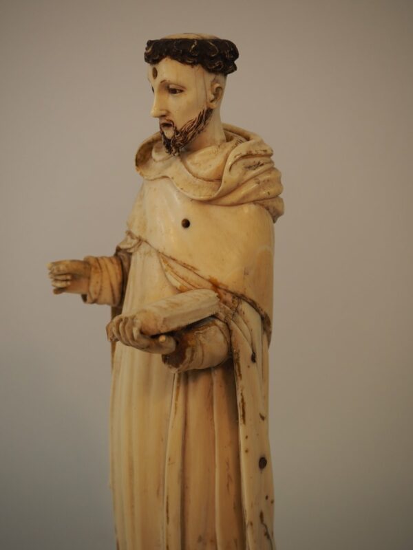 Mendicant Monk, Hispano-Filipino school - Antique from Dullaert Antiques