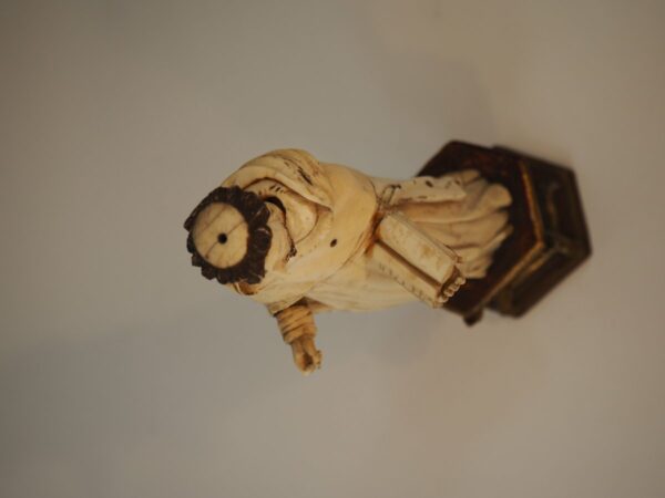 Mendicant Monk, Hispano-Filipino school - Antique from Dullaert Antiques