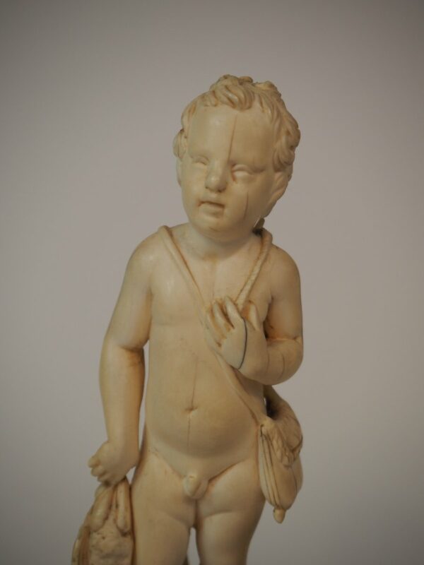 Pair of ivory sculptures, 17th century - Antique from Dullaert Antiques
