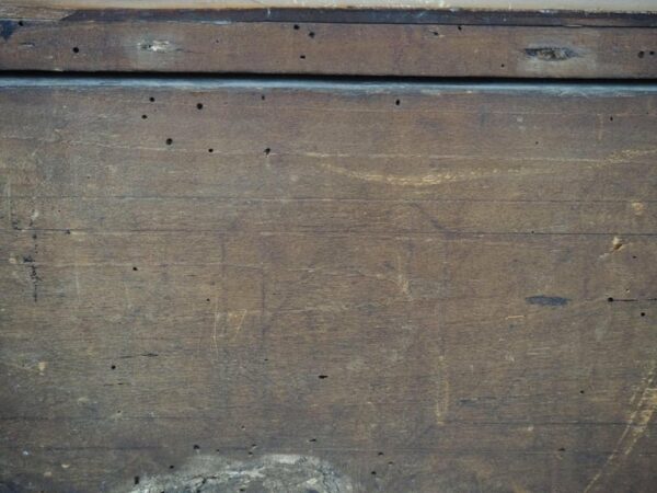 Walnut chest, 18th century - Antique from Dullaert Antiques